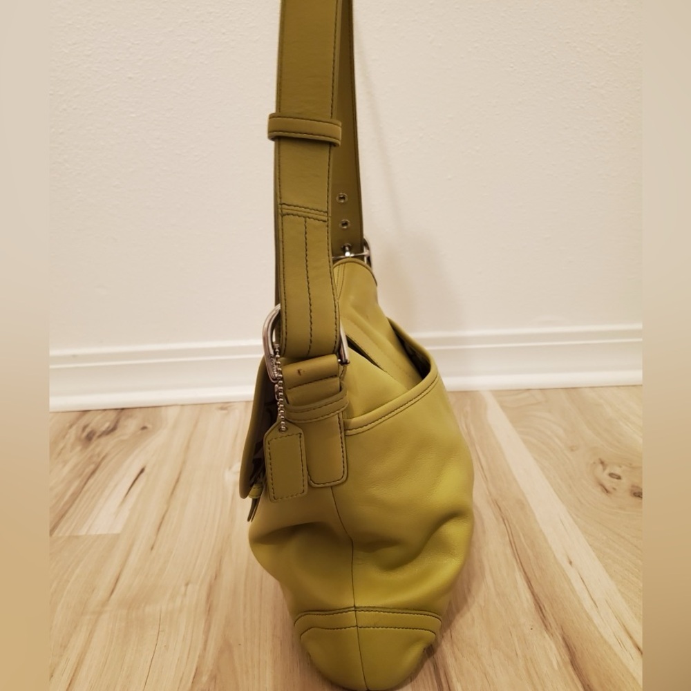 Coach SoHo Vintage 2004 Leather Two Way Lime Green Shoulder/Crossbody Bag - Picture 11 of 15